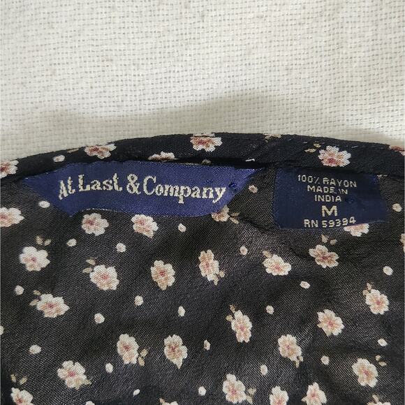 At Last & Co. Women's Sheer floral blouse with ruffled sleeves medium - Picture 2 of 8